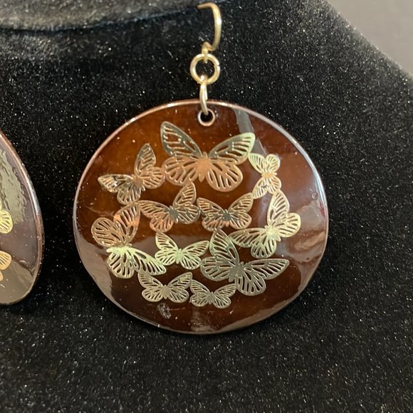 Brown Disc Earrings with Gold Butterfly Designs - Picture 4 of 5